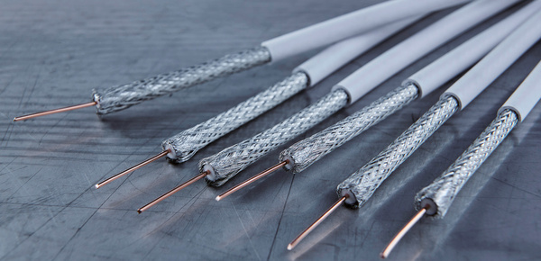 Kabel- und Steckverbinder bei Elektro Hörnlein GmbH in Dessau-Roßlau